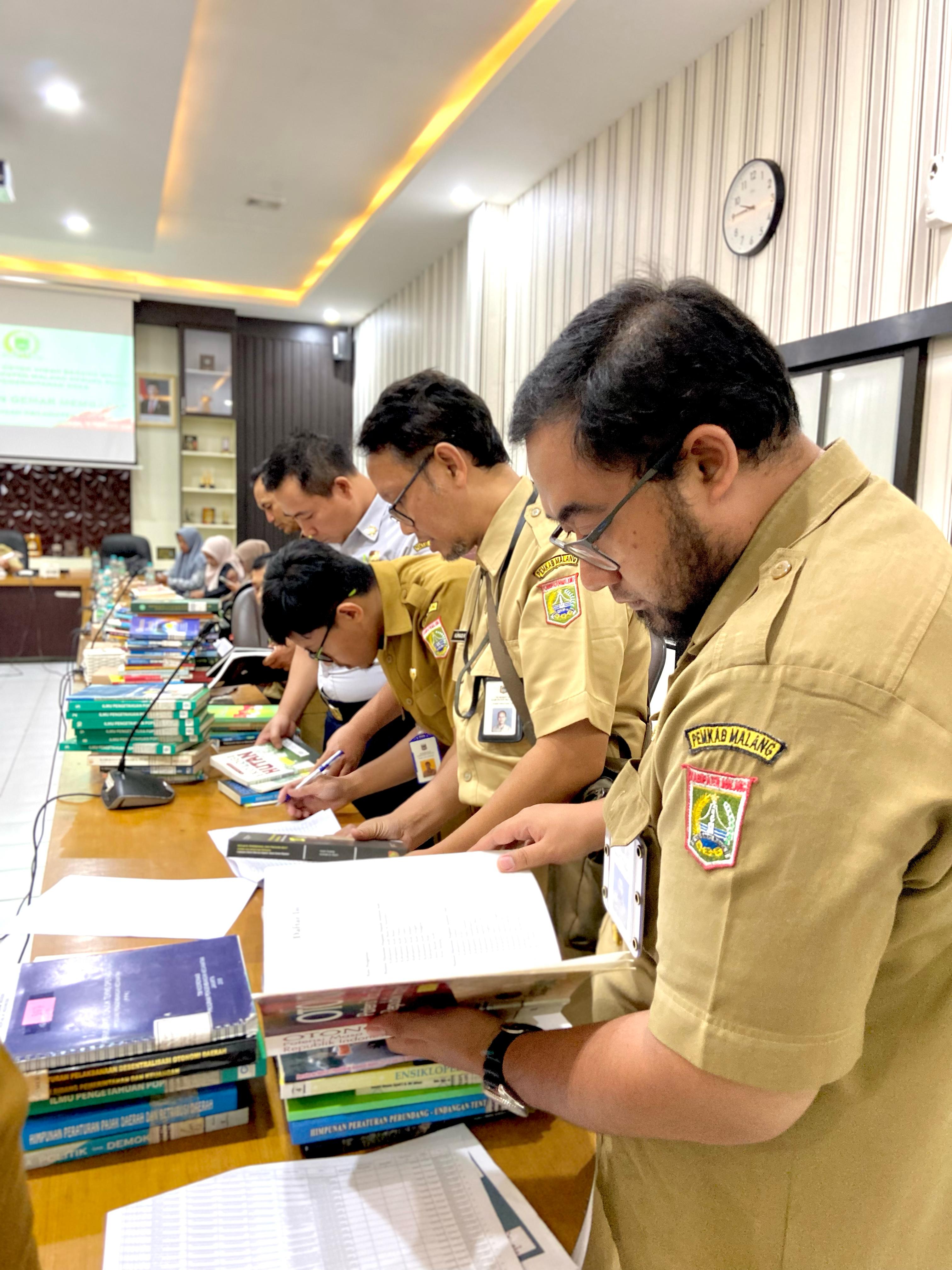 hibah buku