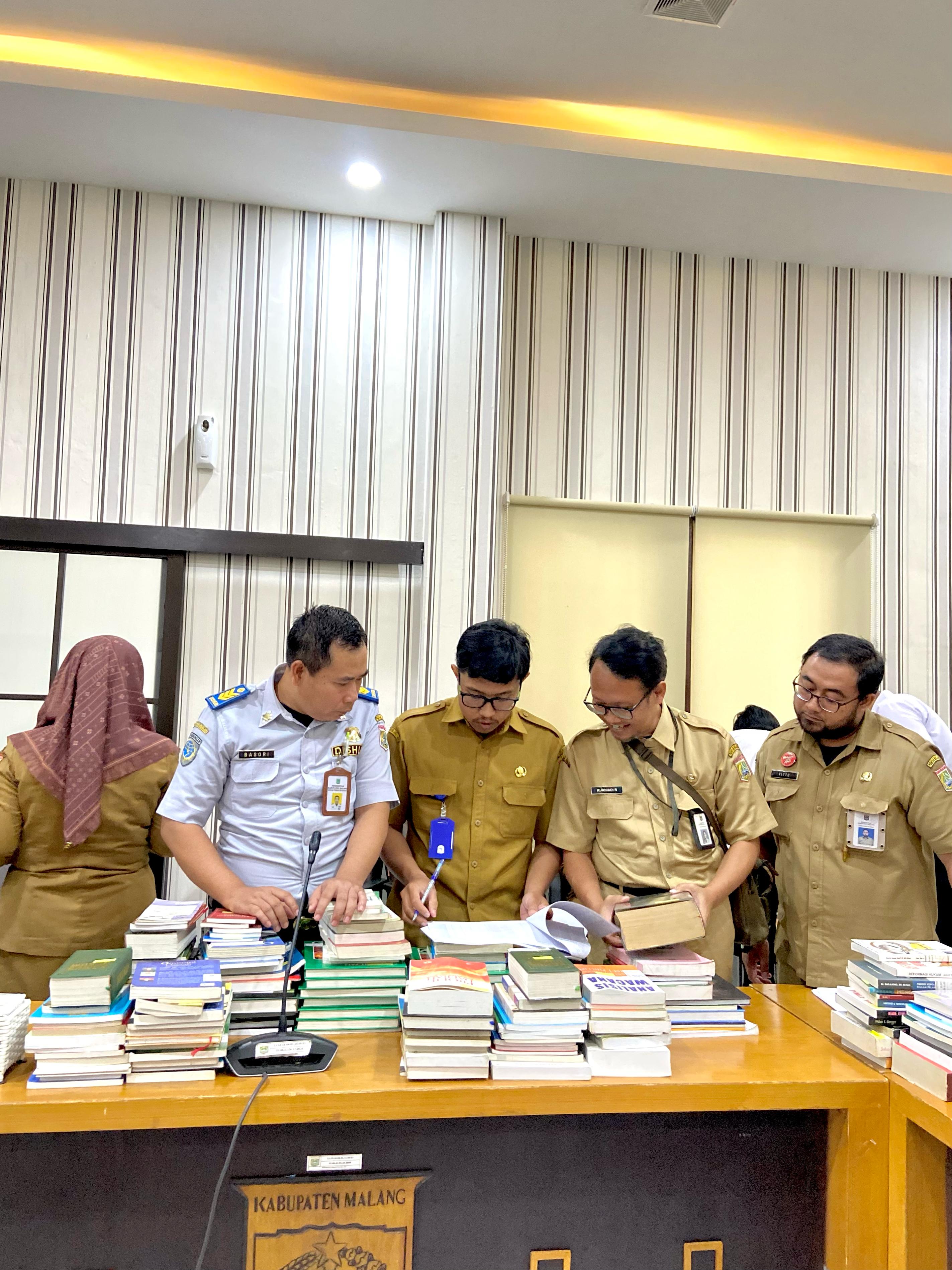 hibah buku